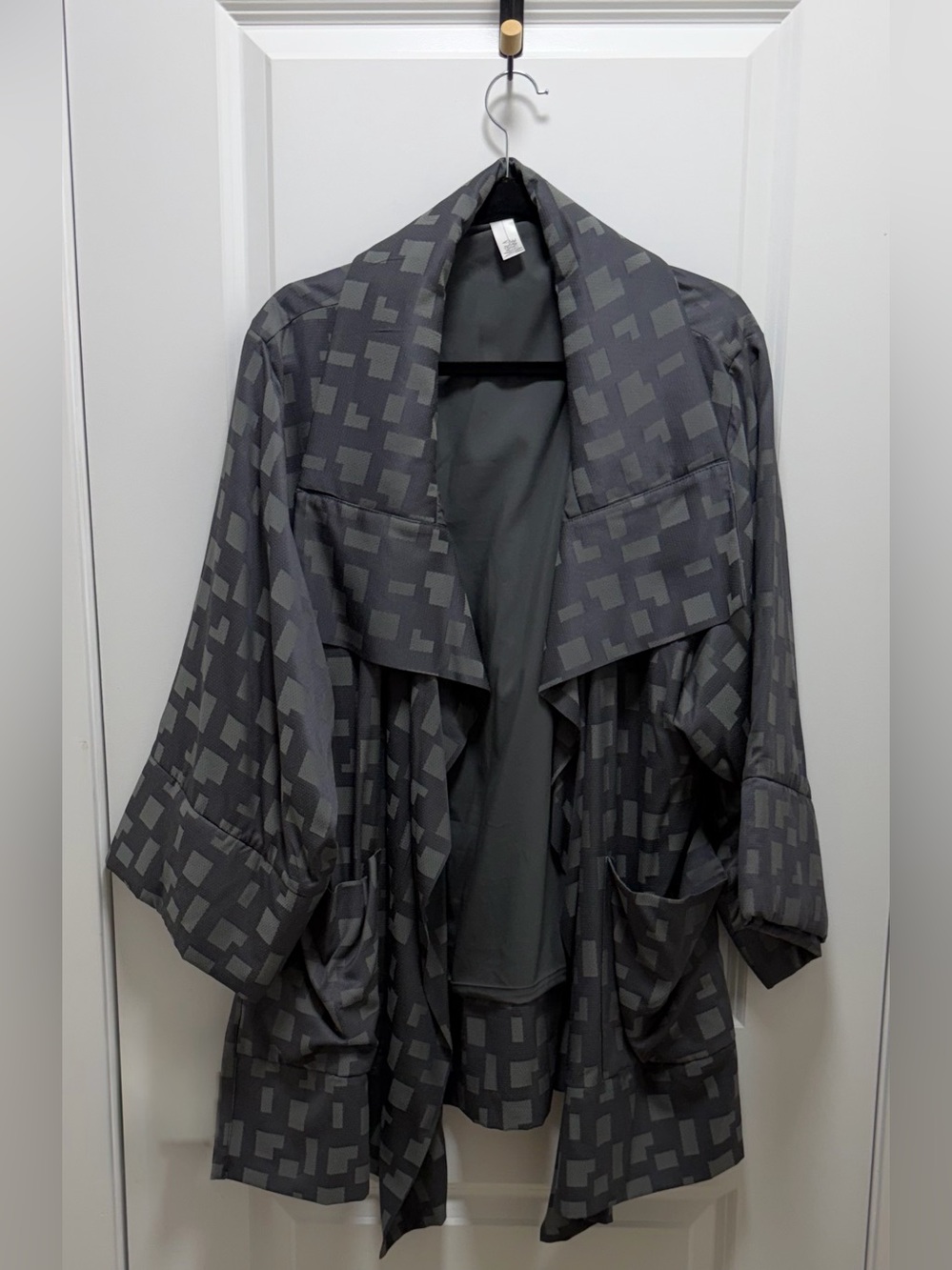 MarlaWynne Gray Geometric Draped Open-Front Jacket